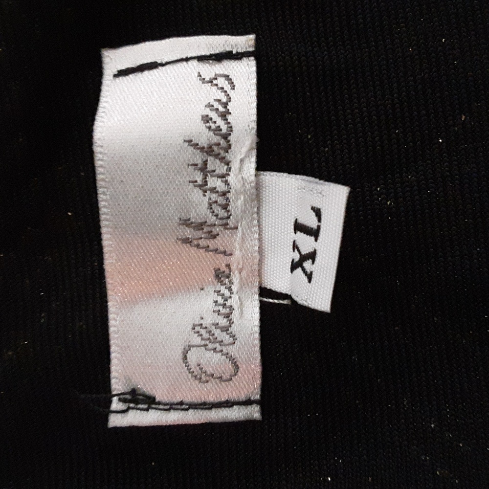Elegant Black and Silver Geometric Dress - Picture 6 of 6